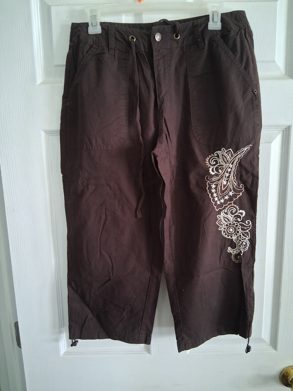 Basic Editions Brown Capris with White Paisley Embroidery